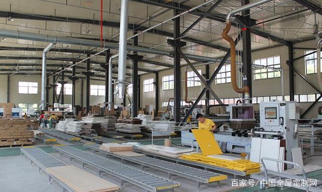 定制VS木工，什么才是衣柜選擇的關(guān)鍵？細(xì)分這幾點(diǎn)，讓選擇不再糾結(jié)！